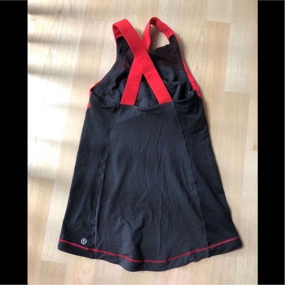 Lululemon high neck tank top- vintage- size 4- great condition - Picture 2 of 3